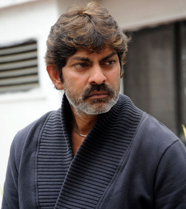 jagapathi babu,second innings,best villain,top heroes,character artist  జెబి సెకండ్‌ ఇన్నింగ్స్‌ అమేజింగ్‌....! 